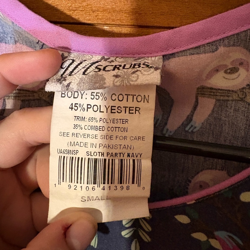 Sloth Scrub Top - Picture 3 of 4